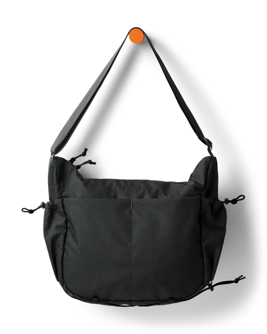 Viaje 12L Shoulder Bag